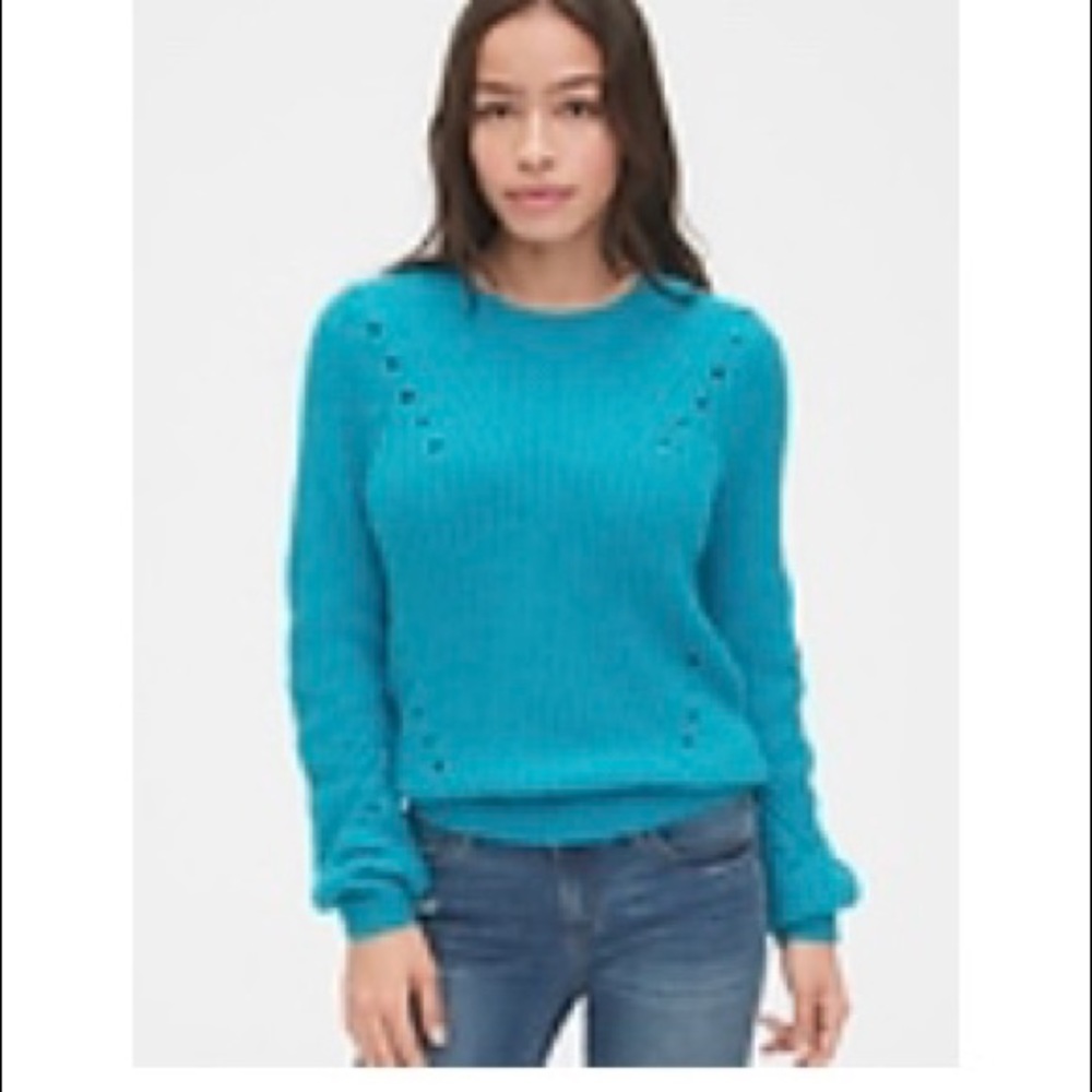 💙 50% 💙 off GAP sweater